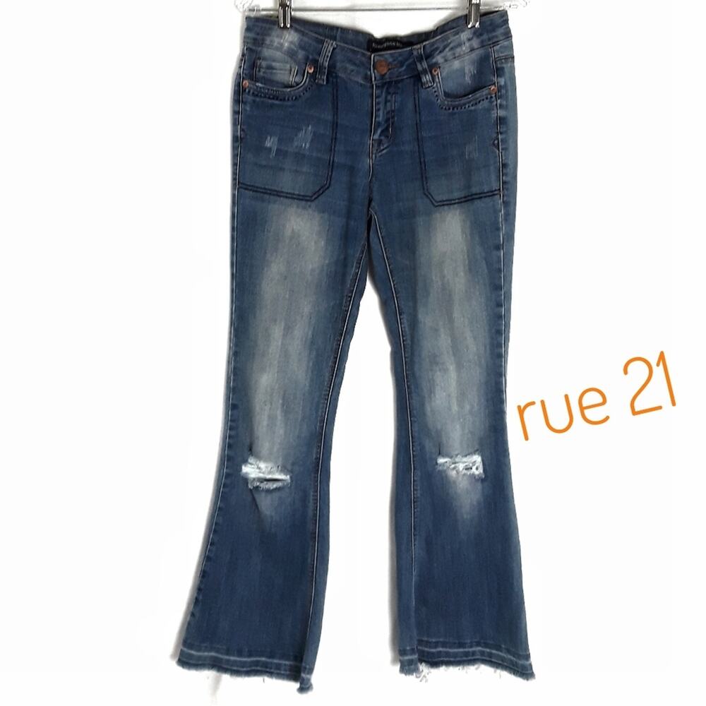 Mid Rise Blue Denim Flared Jeans Juniors Sz 3/4R Festival Boho Grunge Concert